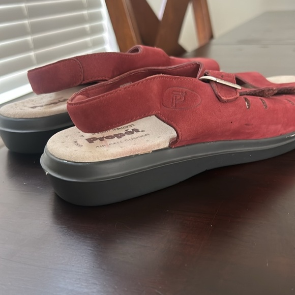 Propet Suede Strappy Red Walking Sandals Women Size 9 Wide - Picture 15 of 16